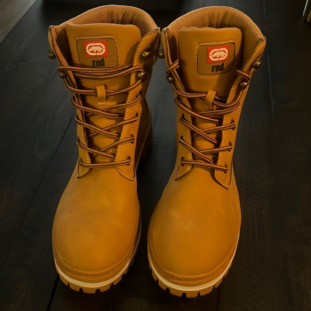 Ecko Red tan boots with rhinestones SZ 9
